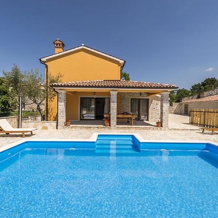 Spacious Four-Bedroom Villa Marija Klostar ภายนอก รูปภาพ