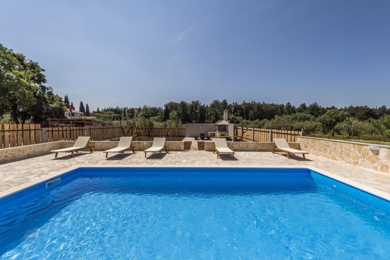 Spacious Four-Bedroom Villa Marija Klostar ภายนอก รูปภาพ