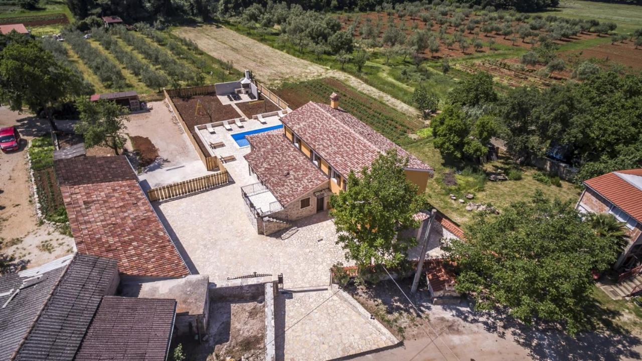 Spacious Four-Bedroom Villa Marija Klostar ภายนอก รูปภาพ
