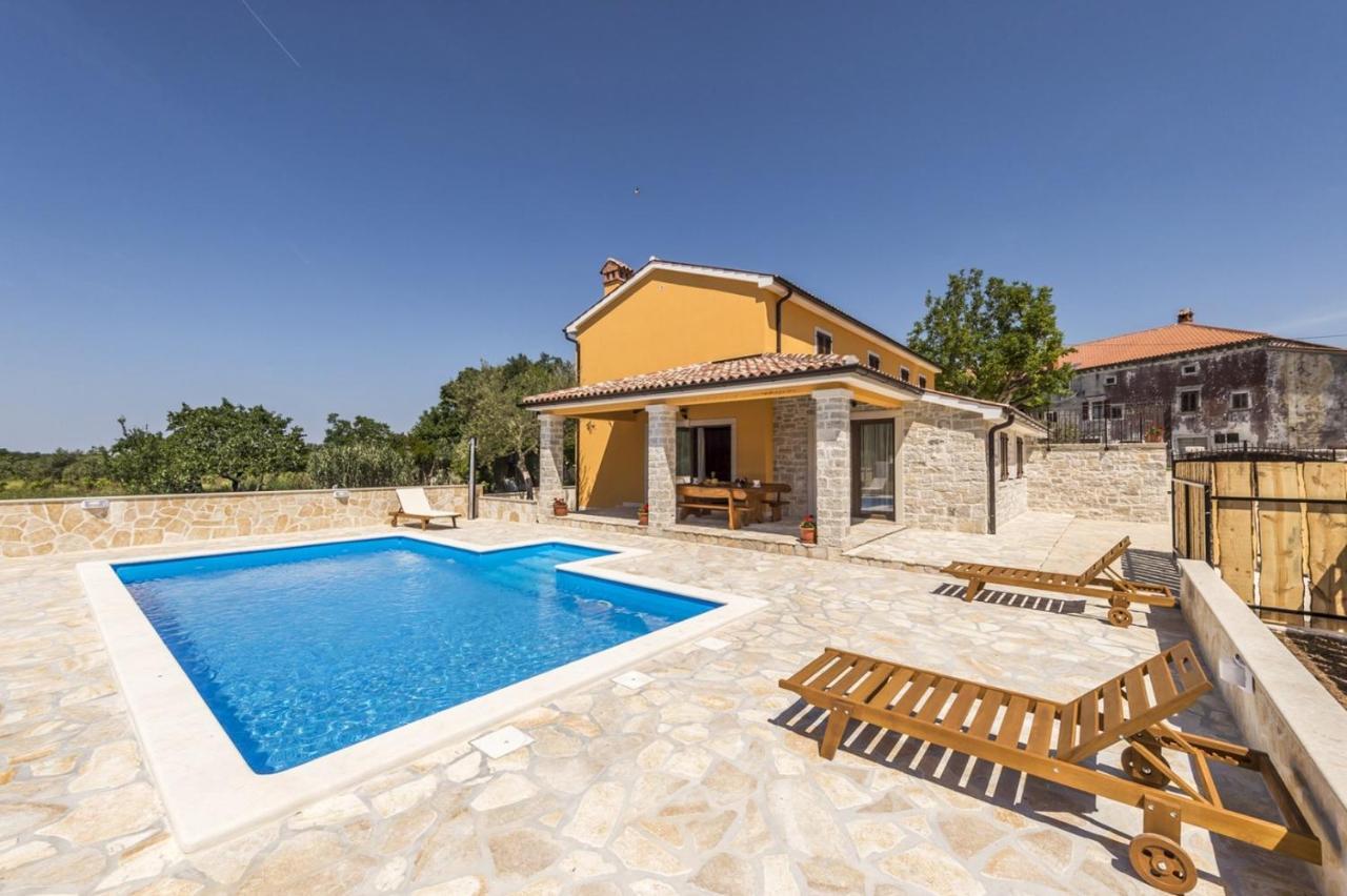 Spacious Four-Bedroom Villa Marija Klostar ภายนอก รูปภาพ