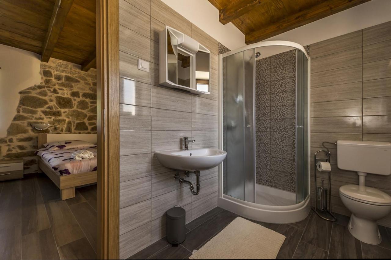 Spacious Four-Bedroom Villa Marija Klostar ภายนอก รูปภาพ